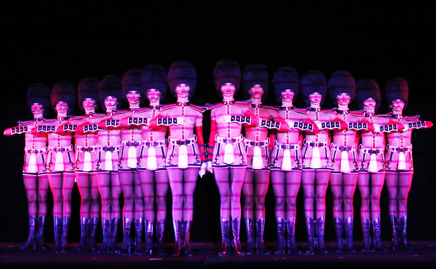 Le Crazy Horse – Un cabaret nommé désir